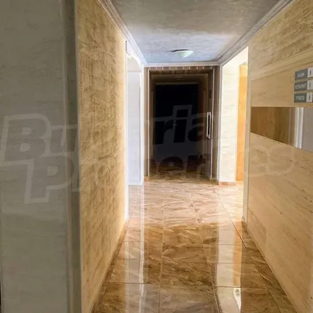 Zori Apartment Vip Zone * Slăntjev Brjag